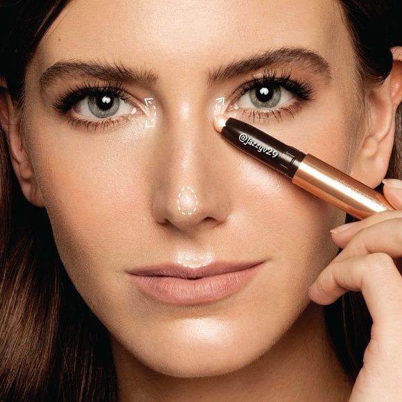 ✨Becca Cosmetics Shimmering Skin Perfector Slimlight✨ - Picture 2 of 5